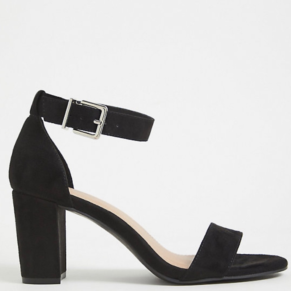 Black strap or heel